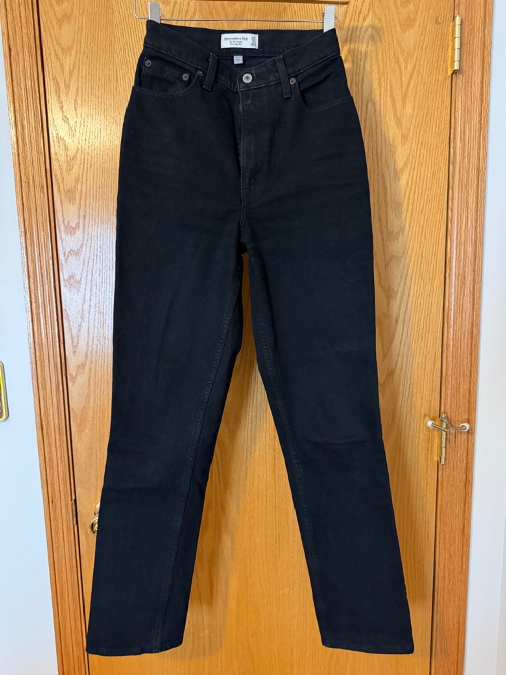 Abercrombie & Fitch Black Ultra High-Rise Straight Jeans